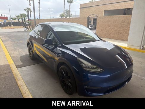 Used 2023 Tesla Model Y Long Range image 3