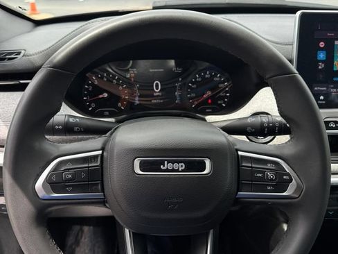 Used 2024 Jeep Compass Latitude AWD/4WD image 20