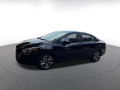 Used 2025 Nissan Versa SV FWD image 9