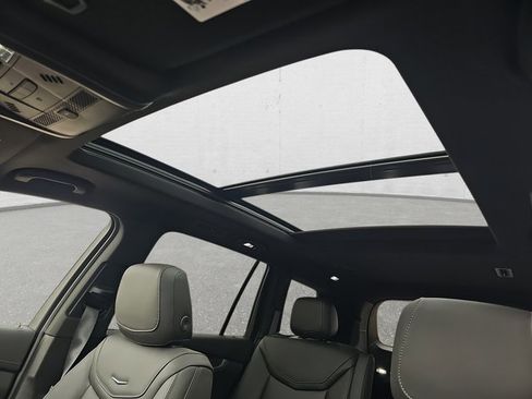 New 2025 Cadillac XT6 Sport w/ Technology Package image 32