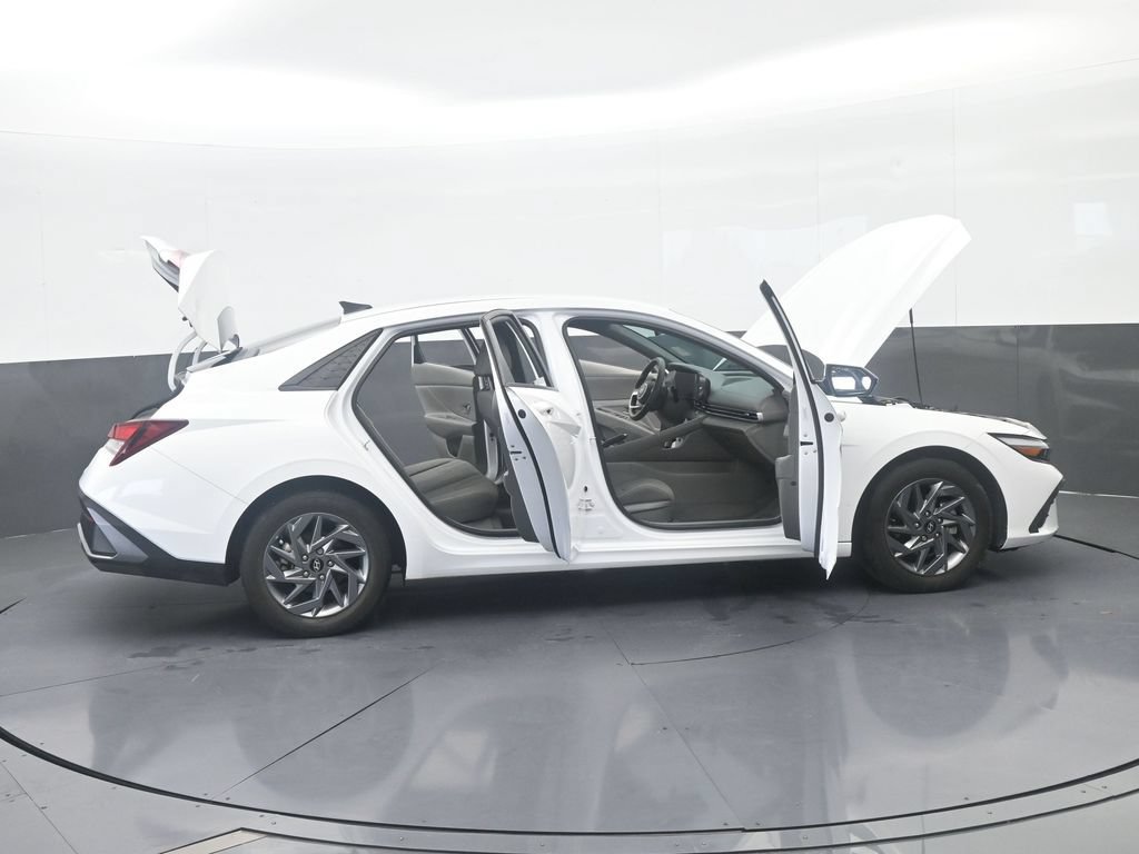 Used 2024 Hyundai Elantra SEL FWD image 72