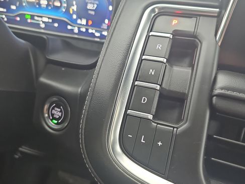 Used 2023 Chevrolet Suburban LT AWD/4WD image 27