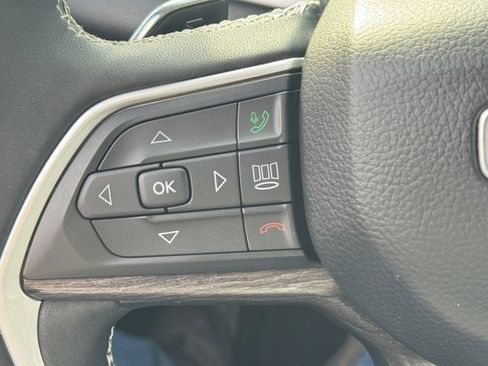 Used 2023 Jeep Grand Cherokee L Limited image 22