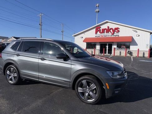Used 2020 Volkswagen Tiguan SEL image 1
