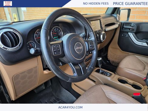 Used 2017 Jeep Wrangler Unlimited Sahara w/ Dual Top Group AWD/4WD image 19