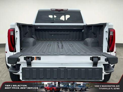 Used 2024 GMC Sierra 3500 Denali Ultimate AWD/4WD image 16