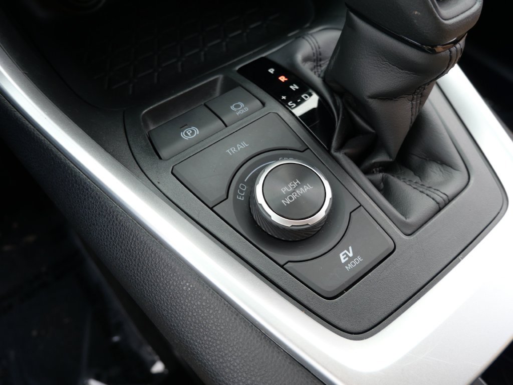 Certified 2025 Toyota RAV4 LE AWD/4WD image 21