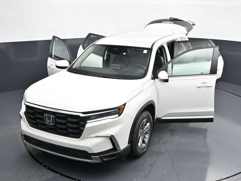 Used 2025 Honda Pilot EX-L image 40