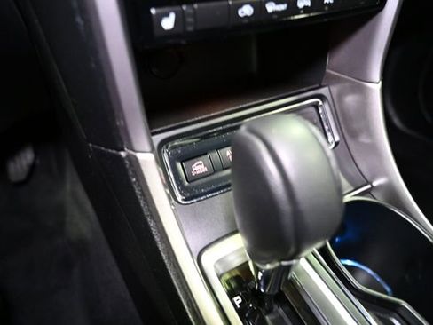 Used 2022 Subaru Ascent Limited w/ Technology Package image 31