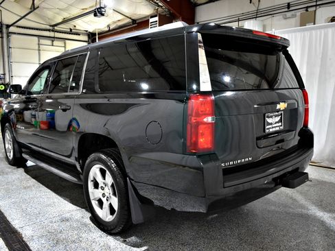 Used 2015 Chevrolet Suburban LT image 4