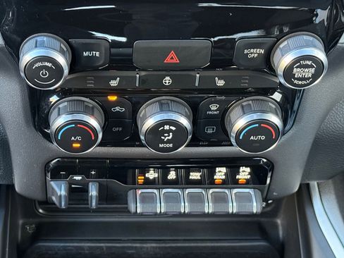 Used 2021 RAM 1500 Big Horn image 17