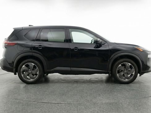 Used 2025 Nissan Rogue SV AWD/4WD image 11
