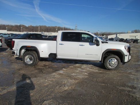 New 2026 GMC Sierra 3500 Denali Ultimate image 3