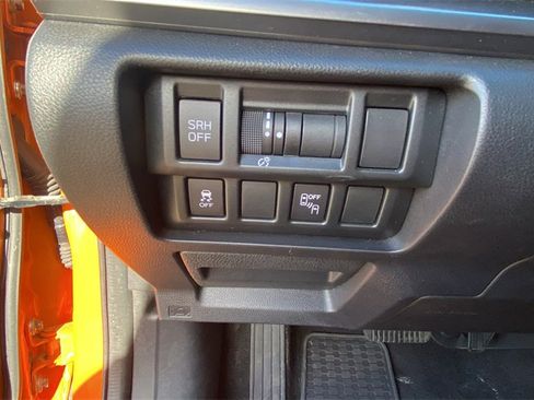 Used 2018 Subaru Crosstrek 2.0i Limited image 30