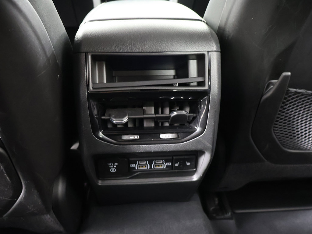 Used 2023 Jeep Grand Cherokee Limited AWD/4WD image 59