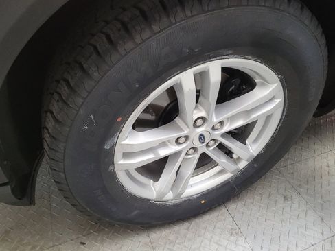 Used 2022 Ford Explorer XLT RWD image 31