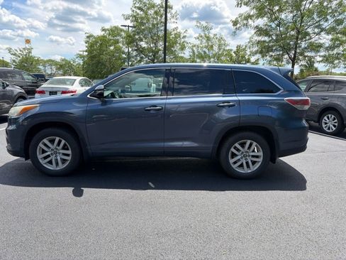 Used 2016 Toyota Highlander LE AWD/4WD image 9