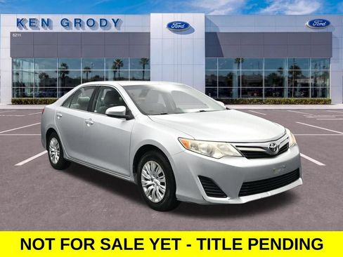 Used 2014 Toyota Camry LE FWD image 1
