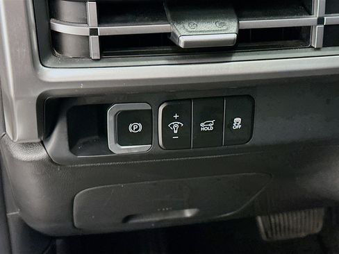 Used 2024 Hyundai Santa Fe SEL image 17