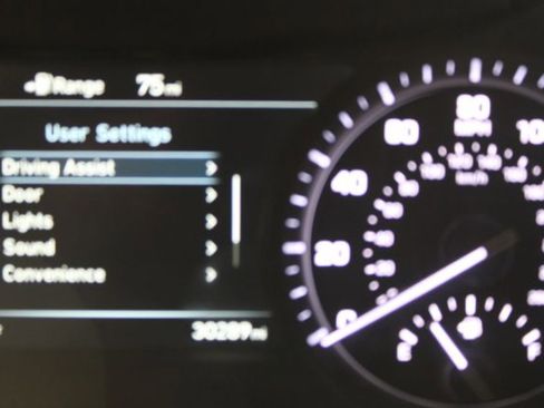 Used 2018 Genesis G80 3.8 w/ Option Group 02 image 24