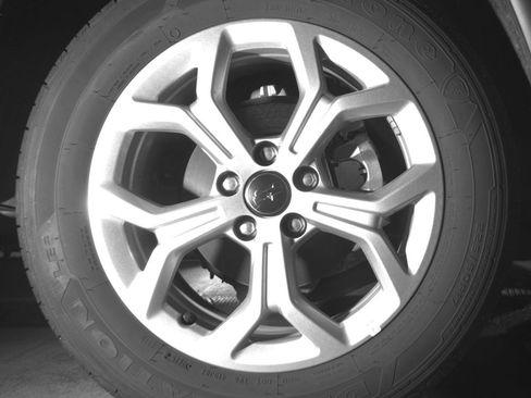 Used 2025 Jeep Compass Latitude image 12