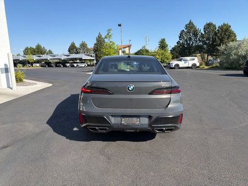 Used 2025 BMW 760i xDrive w/ Executive Package AWD/4WD image 4