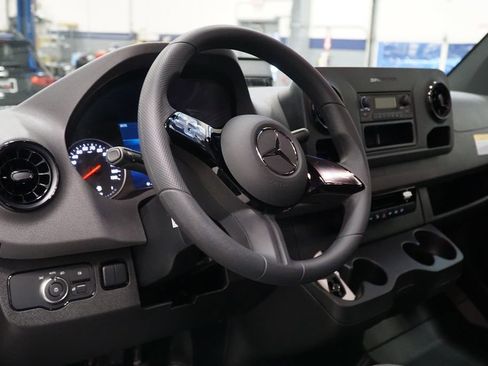 New 2025 Mercedes-Benz Sprinter 2500 image 15