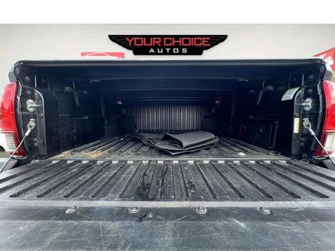 Used 2021 Toyota Tacoma SR AWD/4WD image 12
