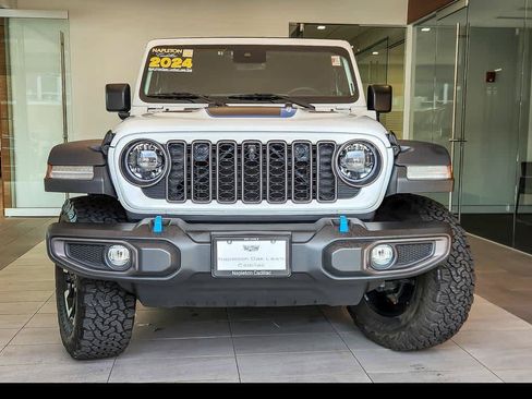 Used 2024 Jeep Wrangler Unlimited Rubicon 4xe w/ Technology Group AWD/4WD image 5