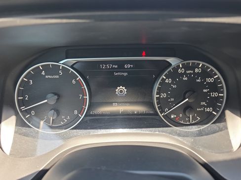 Used 2025 Nissan Rogue SV FWD image 19