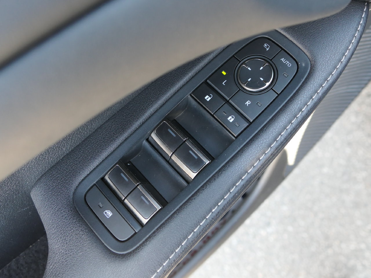 Used 2025 Lexus RX 350h w/ Convenience Package AWD/4WD image 12