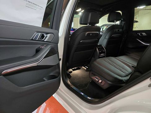 New 2026 BMW X7 M60i image 22