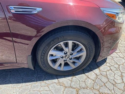 Used 2020 Kia Optima LX image 36