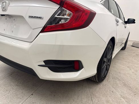 Used 2018 Honda Civic Touring image 22
