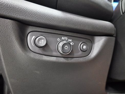 Used 2018 Buick Regal Essence w/ Driver Confidence Package #1 AWD/4WD image 9