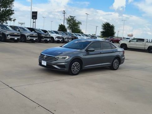Used 2019 Volkswagen Jetta SEL FWD image 4