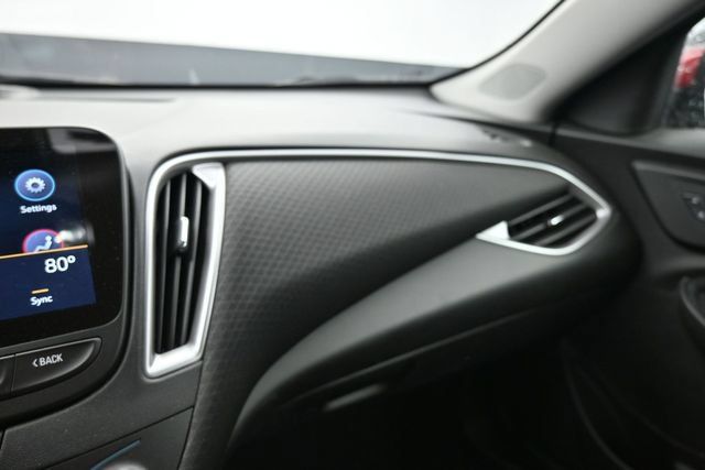 Used 2022 Chevrolet Malibu LT FWD image 19