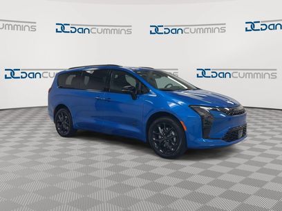 New 2027 Chrysler Pacifica Select