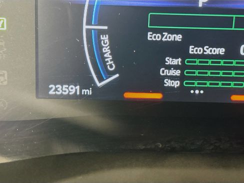 Used 2025 Toyota Camry LE image 13