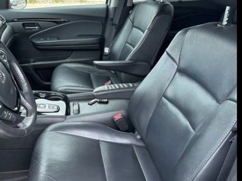 Used 2017 Honda Pilot Touring image 4
