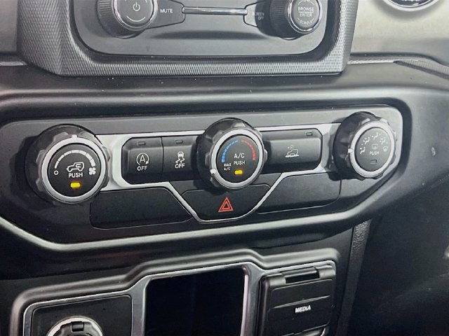 Used 2021 Jeep Gladiator Sport AWD/4WD image 11