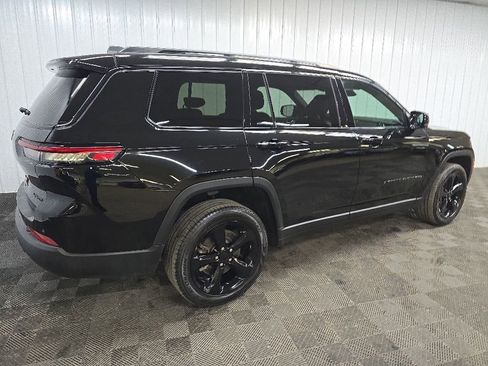 Used 2024 Jeep Grand Cherokee L Limited w/ Black Appearance Package AWD/4WD image 7