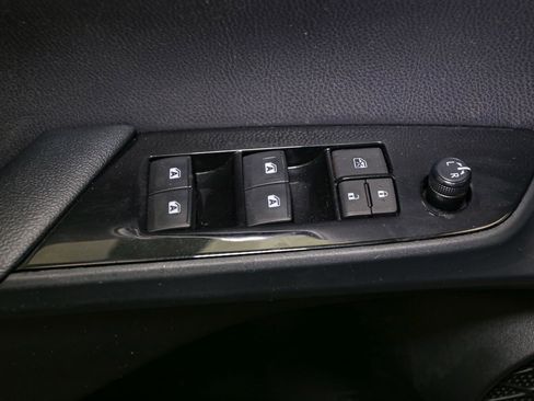 Used 2017 Toyota Prius Prime Premium image 37