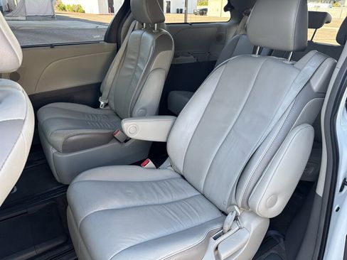 Used 2013 Toyota Sienna Limited image 35
