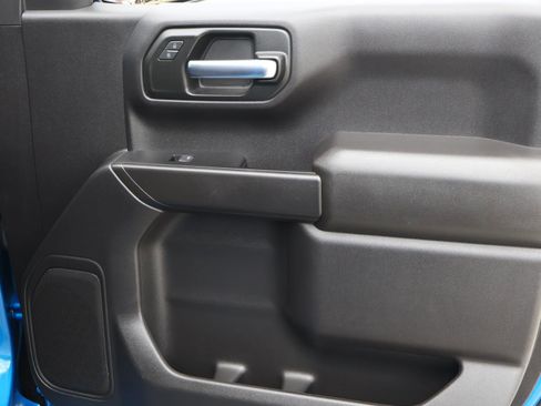 Used 2023 Chevrolet Silverado 1500 Custom image 17