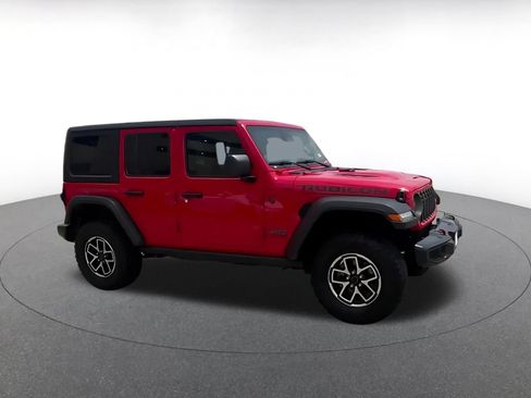 Used 2025 Jeep Wrangler Unlimited Rubicon AWD/4WD image 2