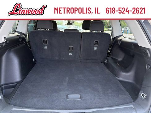 Used 2023 Jeep Grand Cherokee Laredo w/ Luxury Tech Group I AWD/4WD image 9