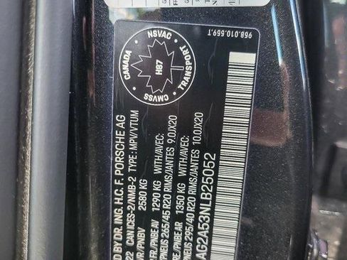 Used 2022 Porsche Macan S w/ Premium Package Plus image 25