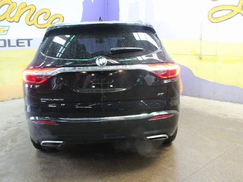 Used 2021 Buick Enclave Essence w/ Sun And Navigation Package image 7
