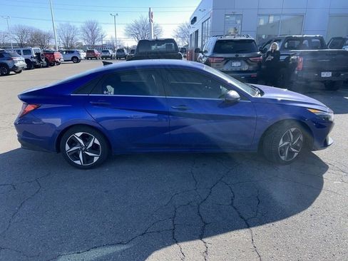 Used 2023 Hyundai Elantra Limited FWD image 10